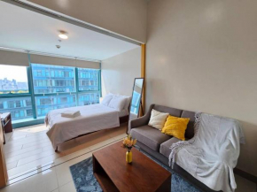 One Uptown in BGC Chic & Trendy 1BR 200mbps fiber